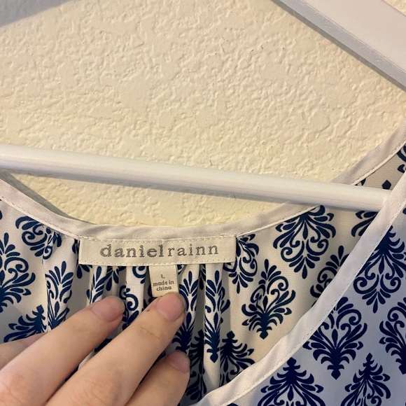 DANIEL RAINN Printed T-shirt Blouse Moroccan Print - Picture 6 of 14